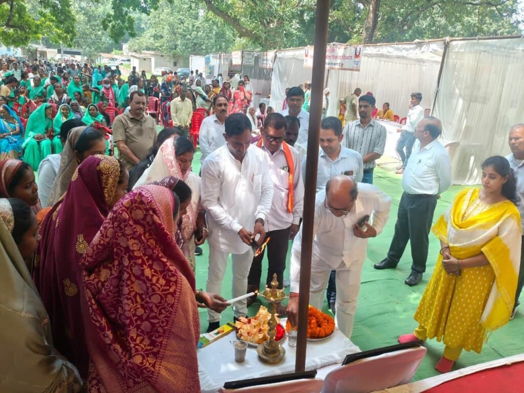 अजगरबहार सेवा सेतु शिविर में 107 आवेदन प्राप्त, 66 का मौके पर निराकरण